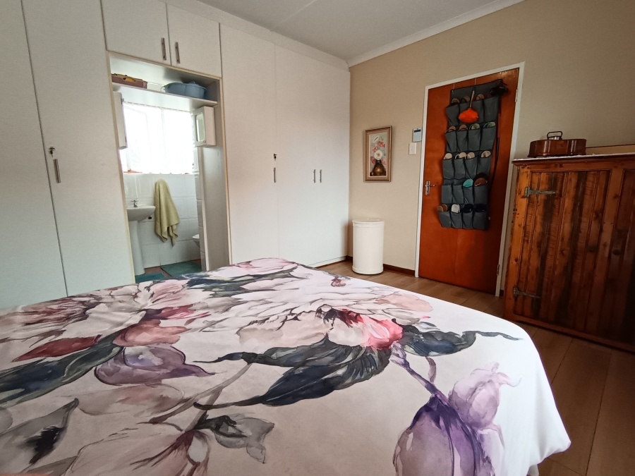 3 Bedroom Property for Sale in Jeffreys Bay Central Eastern Cape